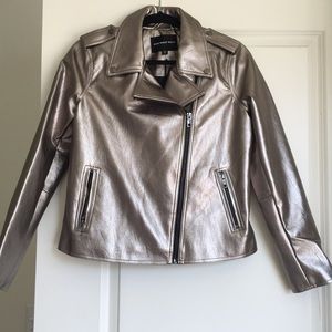 ⭐️New⭐️ Silver leather jacket